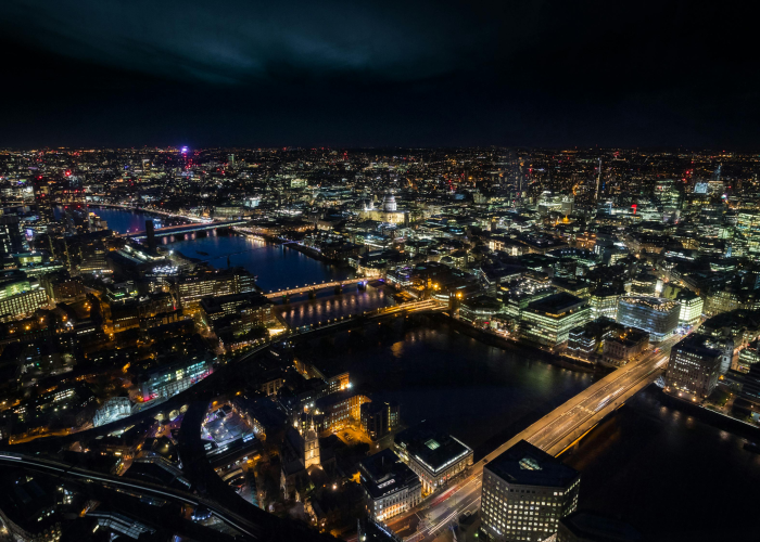 疫情星火与防控长城的持久博弈；(31省份新增19例确诊背后)