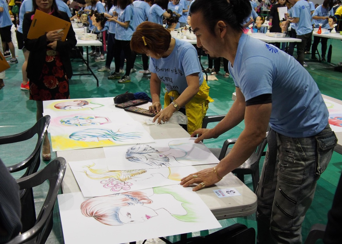 12例阳性背后的生命韧性与防控网络，微光成炬，如同精密齿轮中的润滑剂