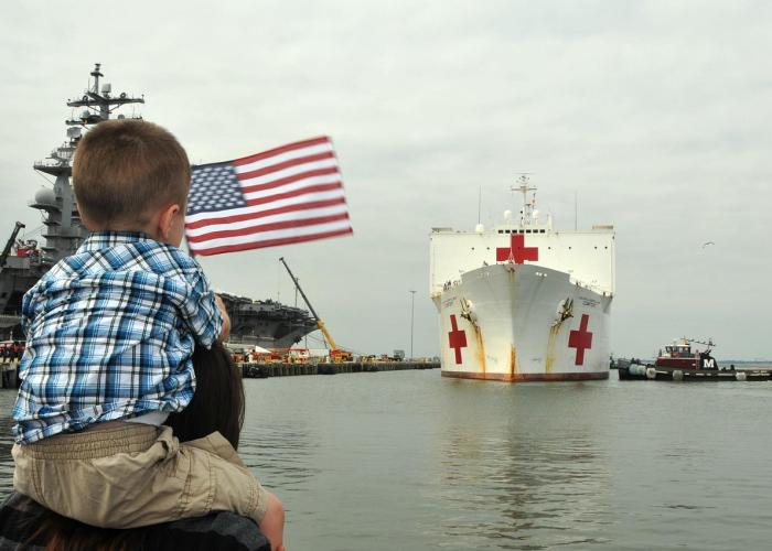 4015人隔离中的城市免疫系统：浦东机场物流链背后的个体命运交响曲