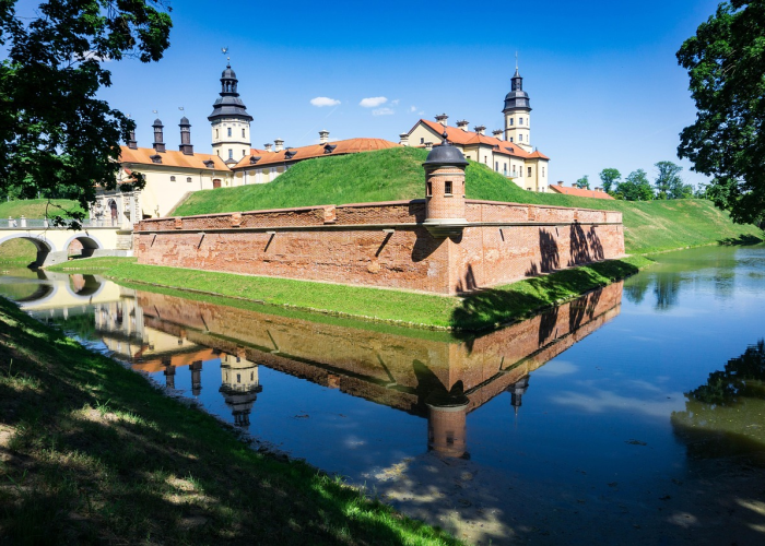 我们离清零还有多远¿；(8省份拉响警报)；本土新增48例 S