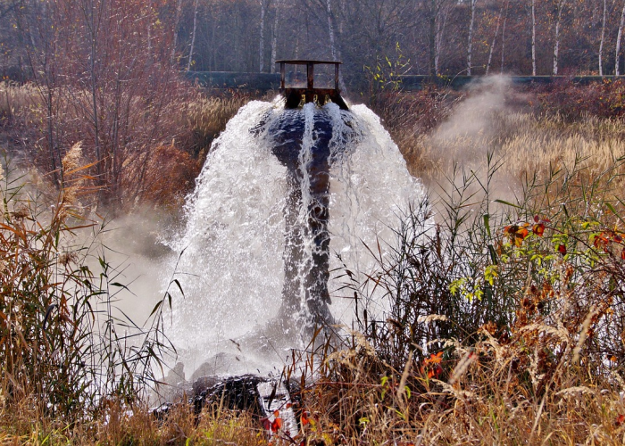 南京连续三日零新增背后的生命韧性，一座特大城市的疫情突围如同隧道尽头的光