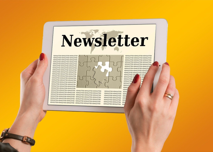 预计明年上半年恢复疫情前生活状态，钟南山的九大判断如何为疲惫社会构筑“生命护栏”