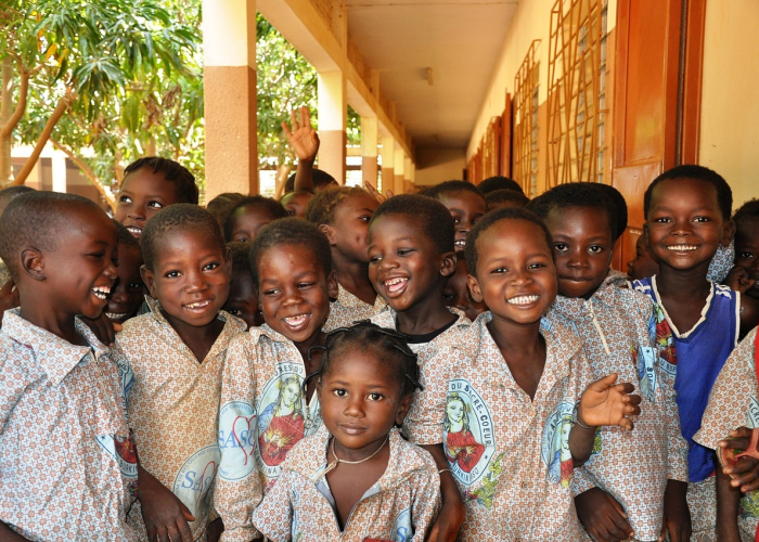 精密编织的防护网：春节归途上的个体选择与城市免疫系统的无声升级