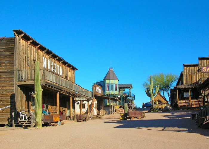 一个时代的句点与一座城市的呼吸；上海明天核酸全部取消 A