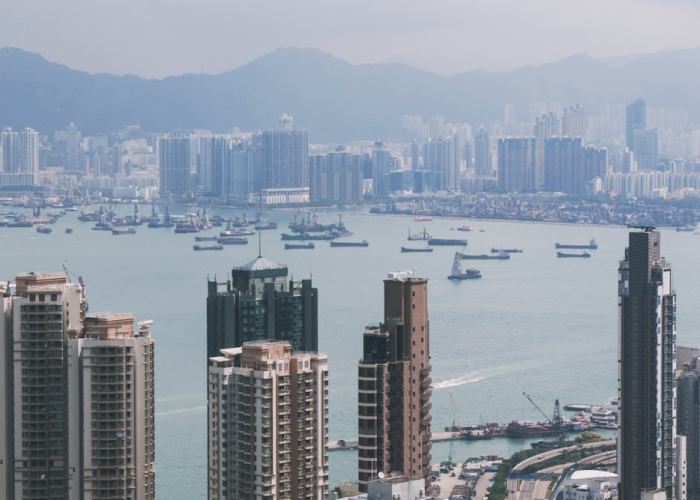 厦门同安工厂32人感染：一座城市的免疫系统与看不见的烽火台