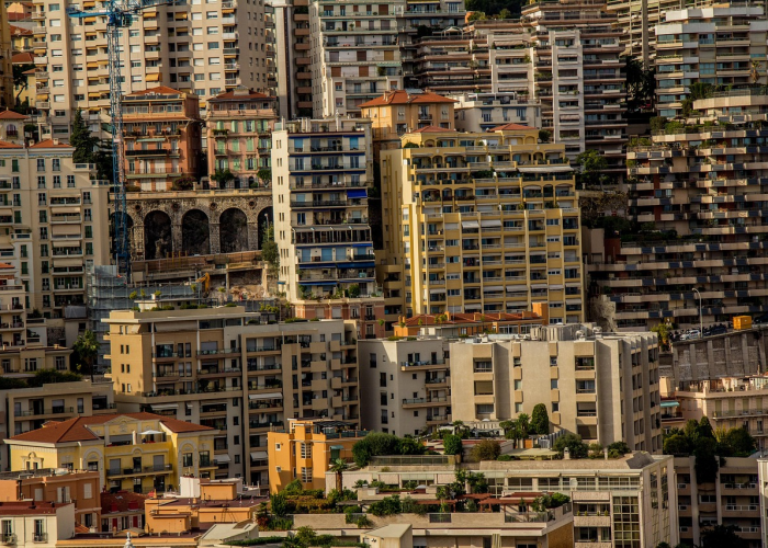 《122例无症状感染者的警示与深思》；新疆疫情数据背后