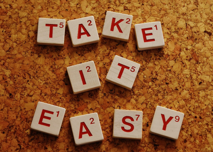 多地取消全民核酸：从集体防控到个体责任的平稳过渡，如河流改道般的防疫体系重塑