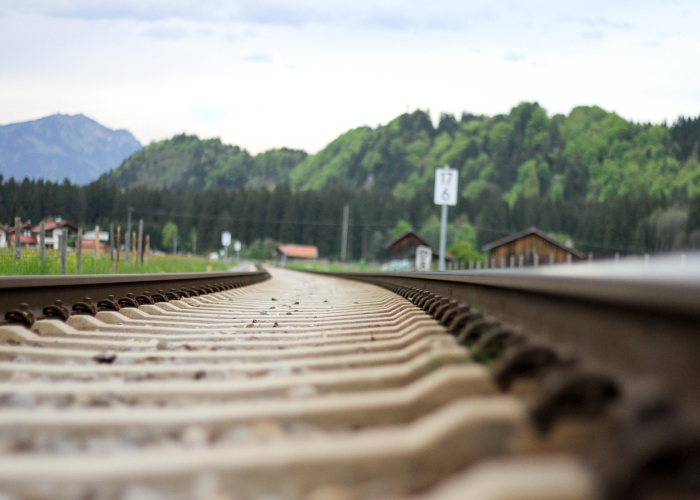 数字背后的坚韧与警示,重症病例降至300例以下