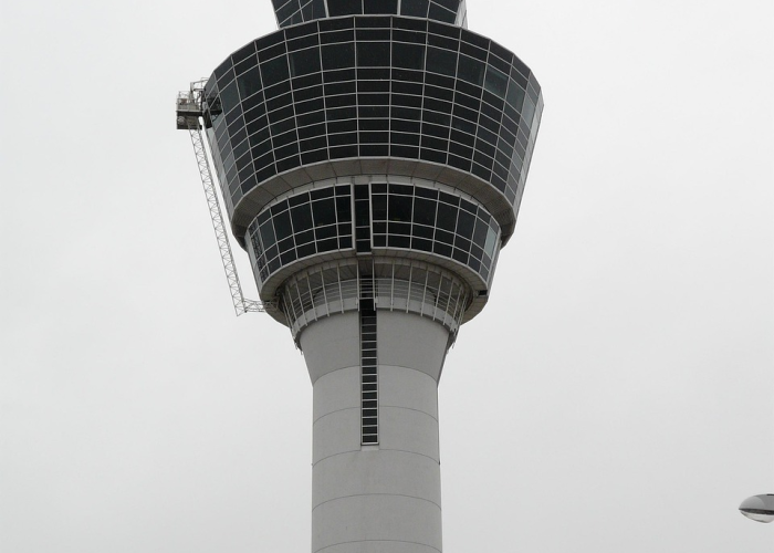 {一例确诊背后的防控持久战}，大连再响警报