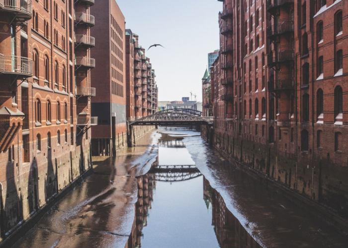 34例新增本土确诊背后的城市韧性，青岛疫情警报 F