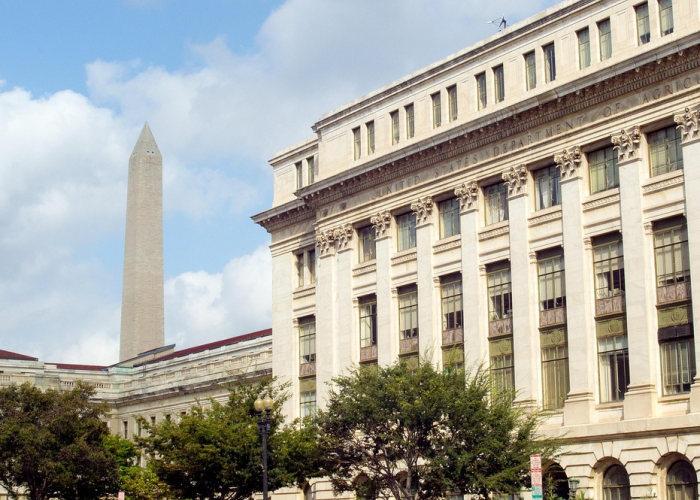 W {数字背后的动态清零中国策},31省新增37例本土