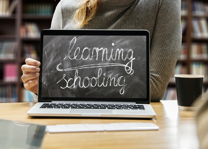 《当数据背后响起冬不拉》,新疆确诊背后的生命韧性