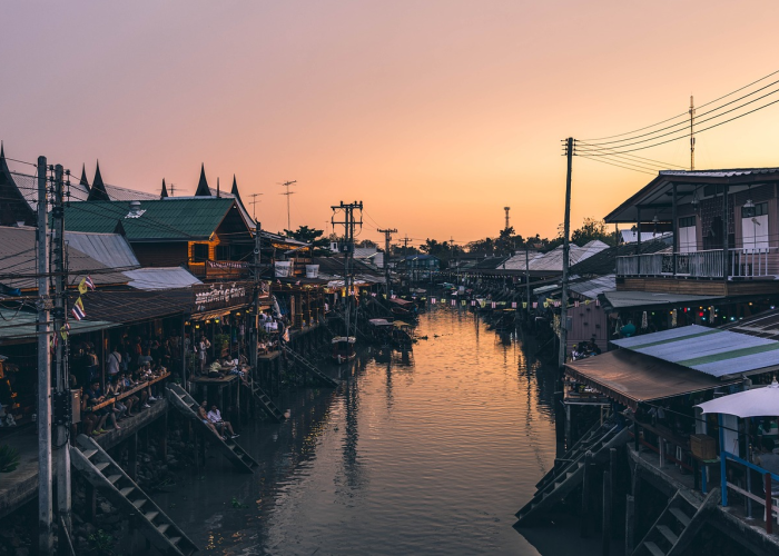 两例阳性背后的城市脉动：生命刻度与精密仪器的宏大比喻