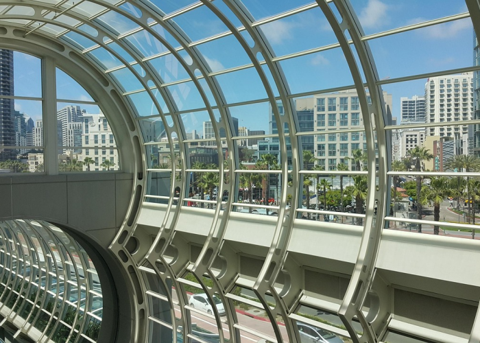 一场被忽视的古老瘟疫与现代印度的无声交锋、{霍乱重临恒河岸}