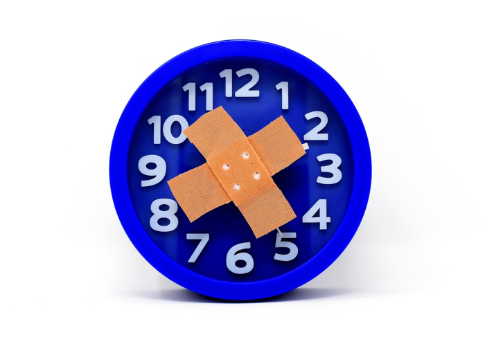 我们离疫情结束还有多远¿,新毒株破防入境¡强制口罩令再起的警示