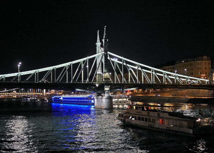 一场被低估的人民叙事，2020国庆阅兵，钢铁洪流背后的温度