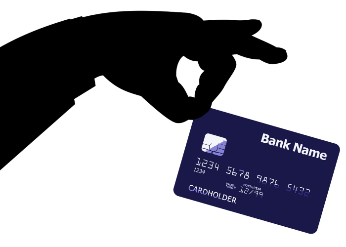 一个撕裂社会的平行世界，数字背后，美国新冠确诊超165万 75