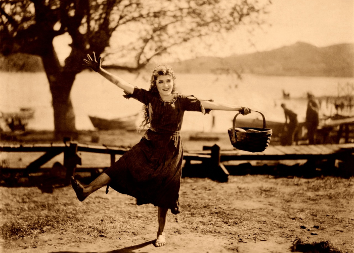 158.7万吨生活物资背后的春节迁徙：故乡不再是回不去的远方，一座政策桥梁的建成