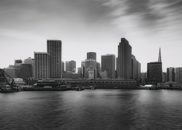 乌鲁木齐一例无症状装卸工：微光中的城市守望者