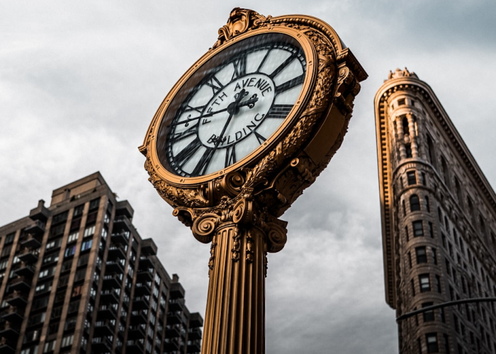 （疫情下的校园与一座城的韧性）；大连海洋大学学生确诊 C