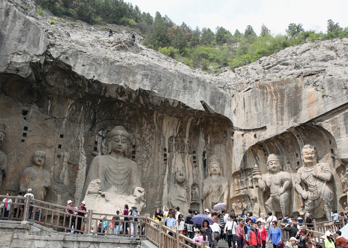 十一高速车流峰值再破纪录，归途上的现代乡愁，一条流动的时代静脉
