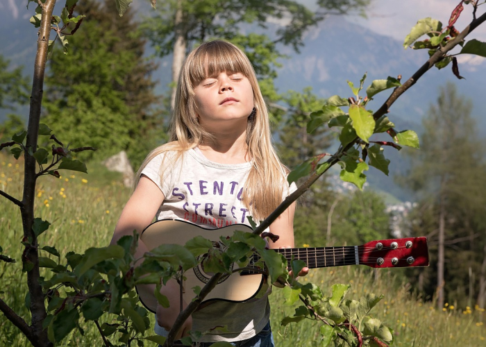 三日元旦：时光锚点与社会节律的温柔共振