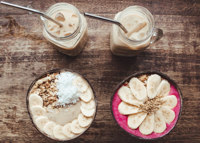 上海单日新增4502例的抗疫时刻，黄浦江的无声航船与人类韧性的试炼场