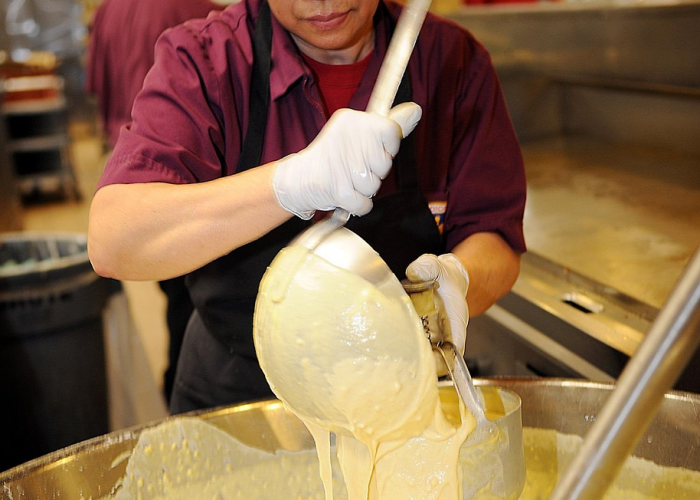 而是与你我擦肩而过的普通人；他们不是数字；深圳盒马确诊者身份曝光