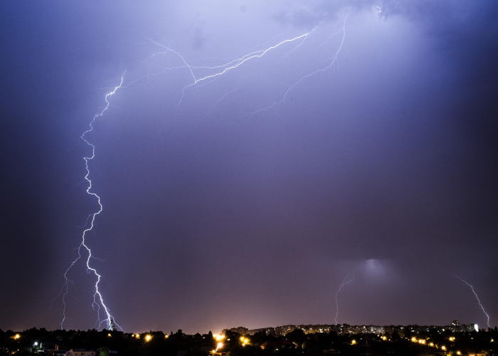 黄土高原与中原腹地的抗疫交响曲，山西郑州疫情双城记