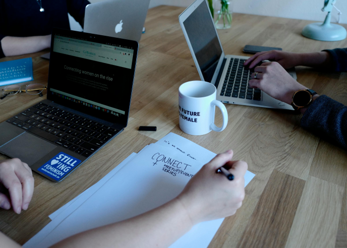 《德尔塔毒株如何击穿黄金防线¡》,南京机场疫情传播链再延长 70