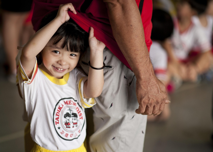 J 两座英雄城市的殊途同归、南京与武汉的疫情叙事、[双城记]